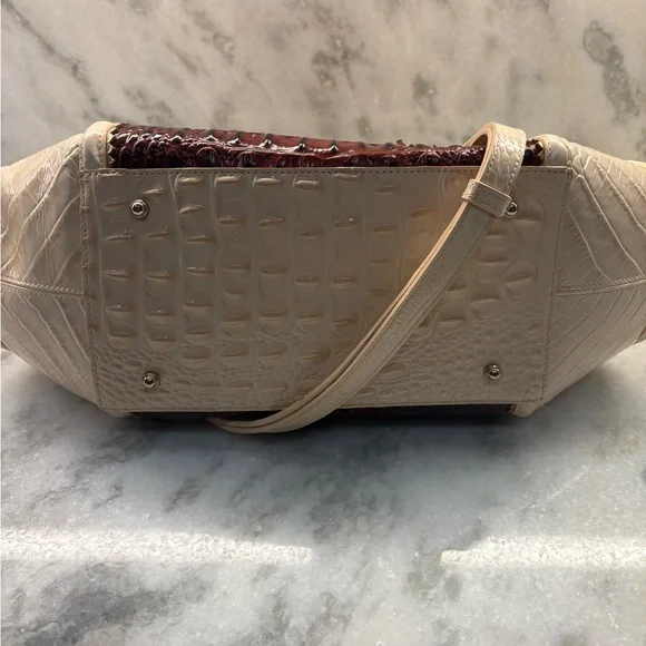 Elegant Brahmin Crocodile-Embossed Handbag - Cream and Brown Shoulder Bags